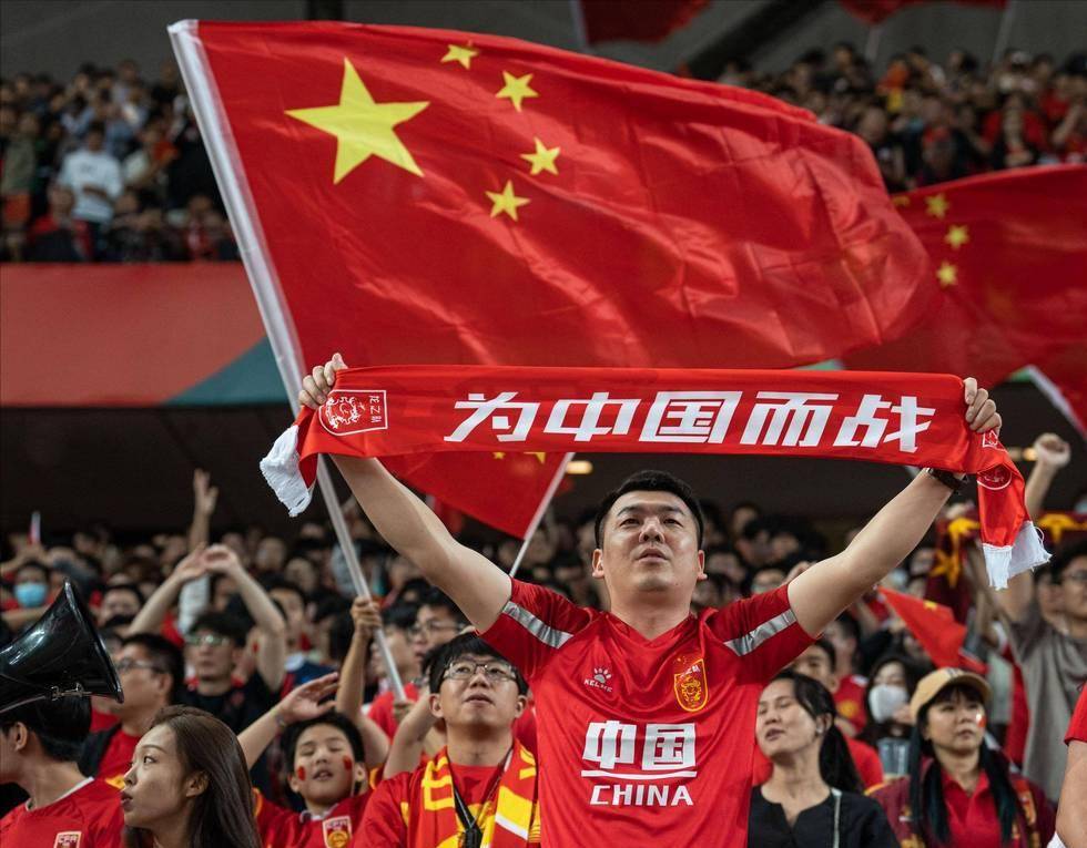 或将解散！中超某球队欠薪严重，准入资格堪忧，梅州客家或成最大受益者（准入告急！中超一队深陷欠薪危机恐解散，梅州客家或成最大赢家）