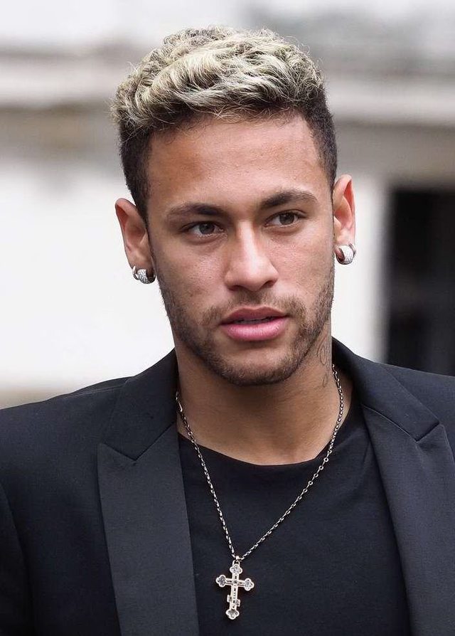 西班牙人董事：球队赛季目标为跻身前六，业务收入达到1亿欧（西班牙人高层：冲击联赛前六，营收力争突破1亿欧元）