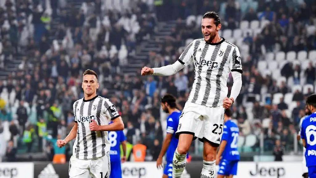 篮球CBA球队主教练谈训练调整