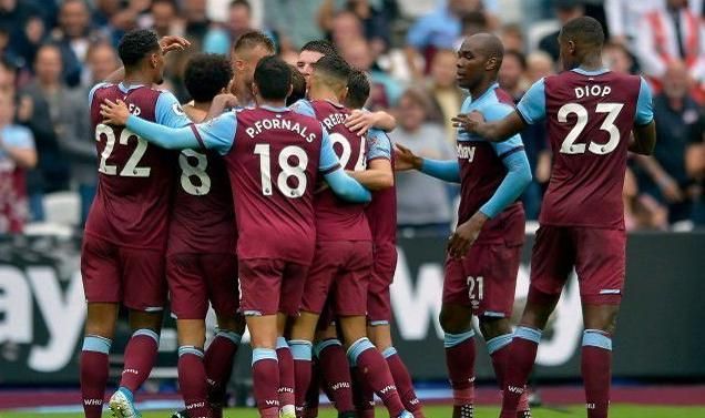 英超官方晒近两年圣诞积分榜：利物浦和阿森纳同分领跑（英超官方公布近两年圣诞积分榜：利物浦与阿森纳并列榜首）