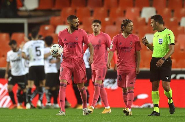 挪超战报：乔根森补时绝杀，博德闪耀2-1奥斯陆保留争冠悬念（挪超快讯：乔根森读秒绝杀，博德闪耀2-1击退奥斯陆，争冠悬念仍在）